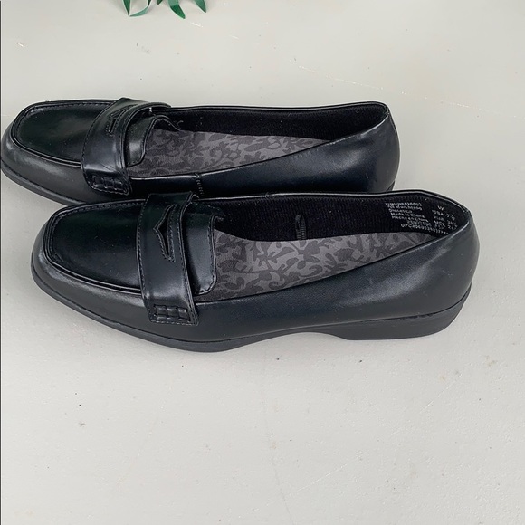 Women's Casual Slip-On Dress Shoe - Picture 4 of 8